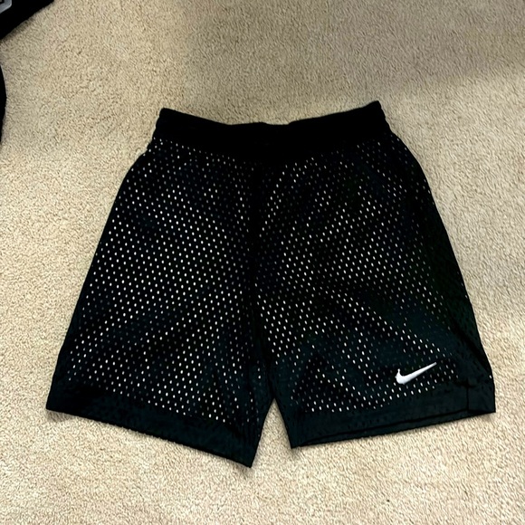 Nike basketball shorts - Picture 1 of 2